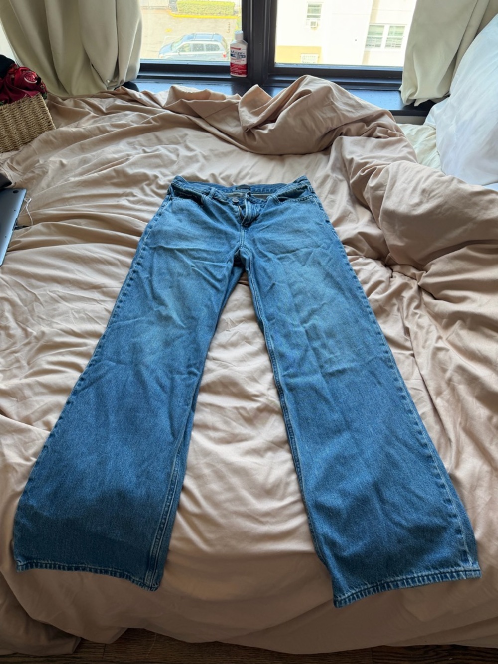 Uniqlo Women's Wide-Leg Jeans in Medium Blue Denim